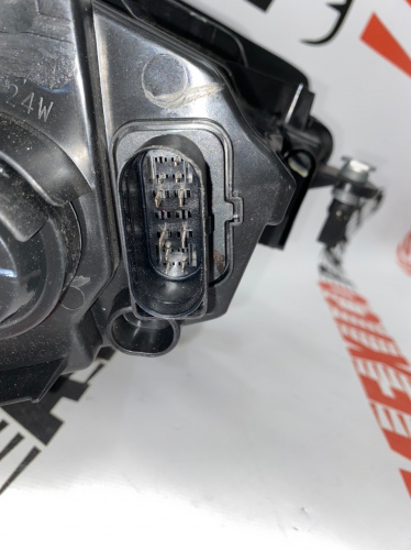 Фары комплект левая и правая LED Volkswagen Jetta 2019- (17A941035F), аналог