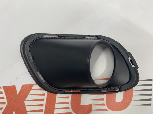 Рамка протитуманної фари права Jeep Cherokee KL 2014-2018 (68203220AA), аналог