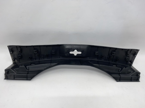 Накладка замка крышки багажника Nissan X-Trail(Rogue) 2014-2020, аналог