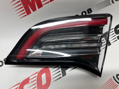 Ліхтар в кришку багажника правий Tesla Model Y 2020-2024 (15208900b), аналог