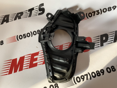 Рамка протитуманної фари права Toyota RAV4 2019-2021 (52127-0R160), аналог