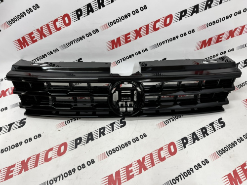 Решітка радіатора чорна Volkswagen Tiguan 2017-2020 (5NA853651ZLL), аналог