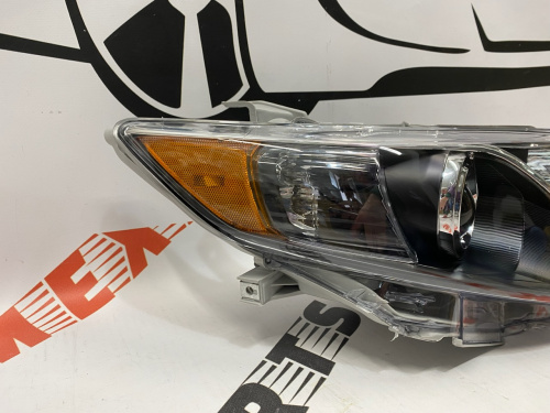 Фара права чорна USA Toyota Camry 2012-2014 (81130-06890), аналог