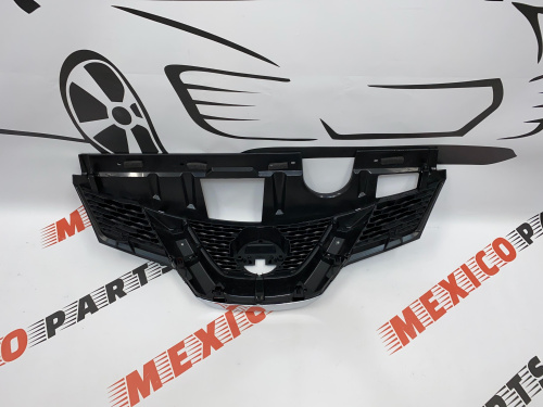 Решетка радиатора с хромом Nissan X-Trail(Rogue) 2014-2016 (62310-4BA0A), аналог
