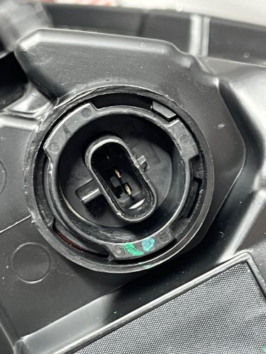 Фара права оригінал Tesla Model 3 (1077372-10-I)