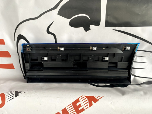 Накладка на двери задняя правая  R-Line Volkswagen Touareg  2015-2018 (7P6854950JGRU), аналог