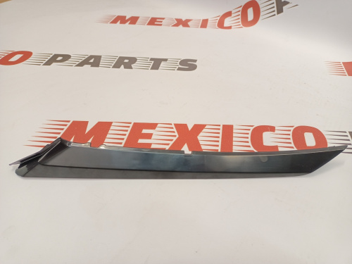 Накладка під фару ліва Toyota Camry 2018-2020 (52713-06110), аналог