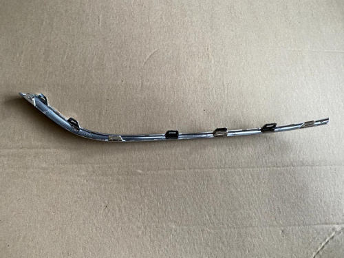 Хром рамки противотуманной фары правый Volkswagen Passat B7 2012-2015 (5618531022ZZ), аналог