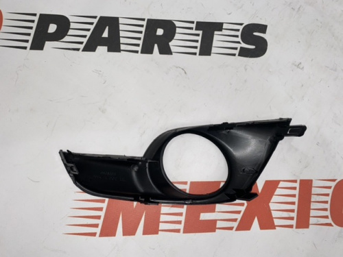 Рамка противотуманной фары правая USA Nissan Altima 2013-2015 (62256-3TA0B), аналог
