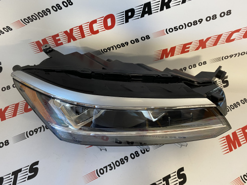 Фара  ксенон с лампочкой  правая и левая комплект Volkswagen Passat B8 2016-2018 (561941774A), аналог