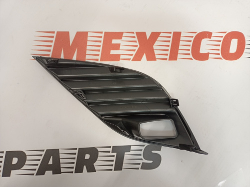 Рамка протитуманної фари права Toyota Camry 2018-2020 (81481-33110), аналог