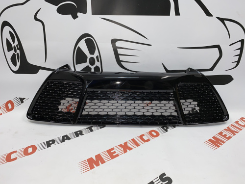 Решітка переднього бампера комплектація SE USA Toyota Camry 2015-2017 (53112-06280), аналог