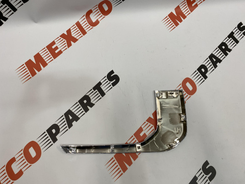 Хром переднього бампера нижній лівий Mitsubishi  ASX 2020- (6407A367), аналог