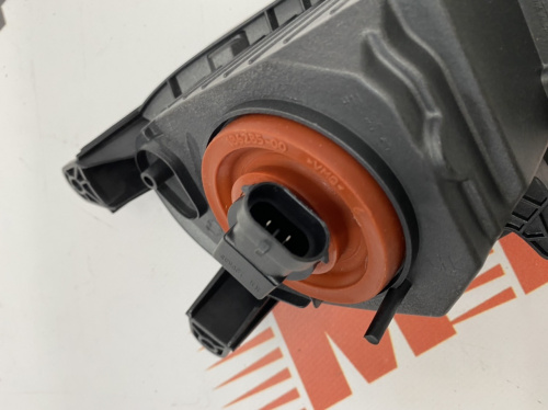 Противотуманная фара левая Volkswagen Touareg 2015-2017 (7P6 941 699 G), аналог
