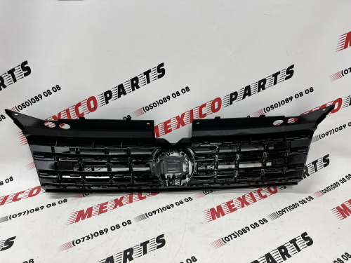 Решётка радиатора чёрная Volkswagen Tiguan 2017-2020 (5NA853651ZLL), аналог