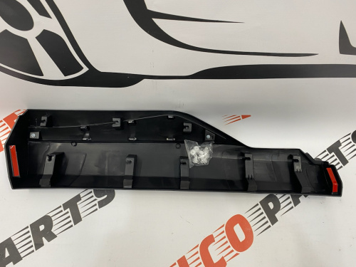 Накладка на заднюю правую дверь с хромом Nissan X-Trail(Rogue) 2021-2023 (82870-6RR0B), аналог