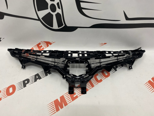 Решітка радіатора SE/XSE USA Toyota Camry 2021- (5310106F50), аналог