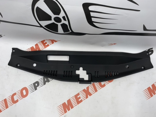 Накладка на панель радіатора  (замка капота)  Toyota Camry 2018-2020 (5329506190), аналог