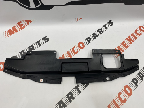 Накладка на панель радіатора (замка капота) Nissan Murano 2015-2018 (620785AA0A), аналог