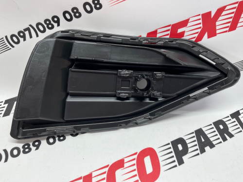 Заглушка під парктронік протитуманної фари ліва Passat B9 2019-, аналог