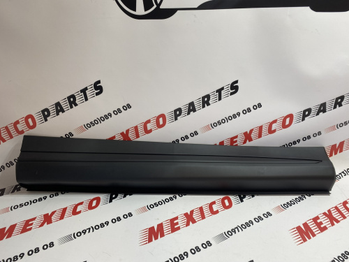 Накладка на передні праві двері Mitsubishi Eclipse Cross 2018-2021 (5727A710), аналог