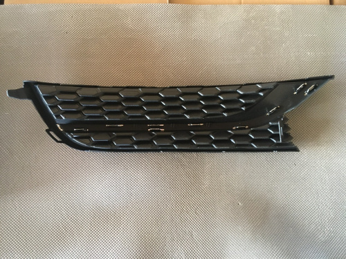 Заглушка противотуманной фары левая USA Volkswagen Passat B7 2012-2015 (561853665C9B9), аналог