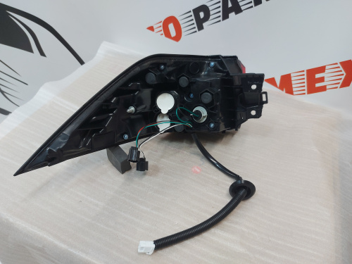 Ліхтар зовнішній (в крило) правий Toyota RAV4 2019-2021 (81550-0R090), аналог
