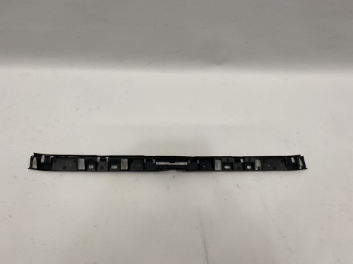 Крепление заднего бампера центральное абсорбер Volkswagen  Jetta 2011-2015 (5C6807863), аналог