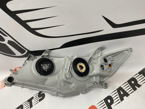 Фара права біла USA Toyota Camry 2012-2014 (81110-06470), аналог