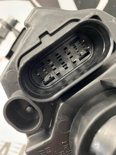 Фара правая LED Volkswagen Jetta 2019- (17A 941 036 F), аналог