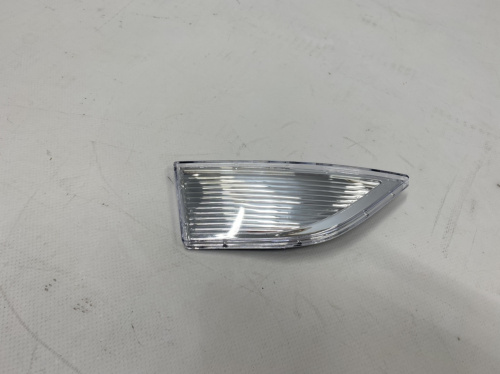 Отражатель-заглушка в передний бампер правая Volkswagen Passat B7 USA 2011-2015 (561941778B), аналог