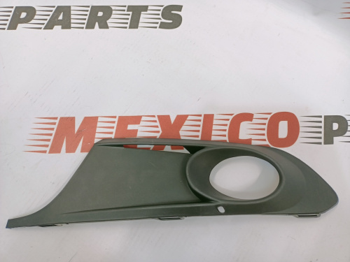 Рамка противотуманной фары левая Volkswagen Jetta 2012-2015 (5C6853665A9B9), аналог