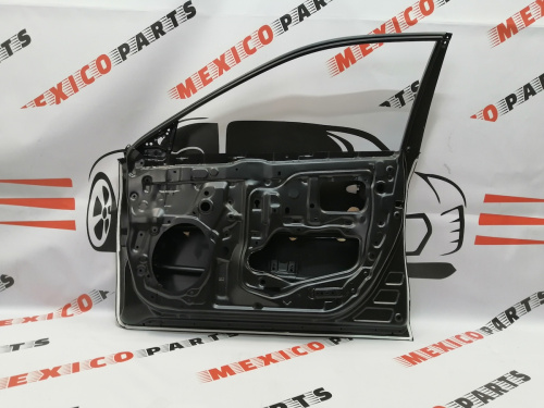 Двері передні праві Toyota Camry 2015-2017 (67001-06221), аналог