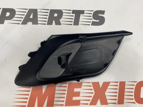 Заглушка- накладка протитуманної фари ліва Mazda 3 2013-2015 (BHN150C21A), аналог