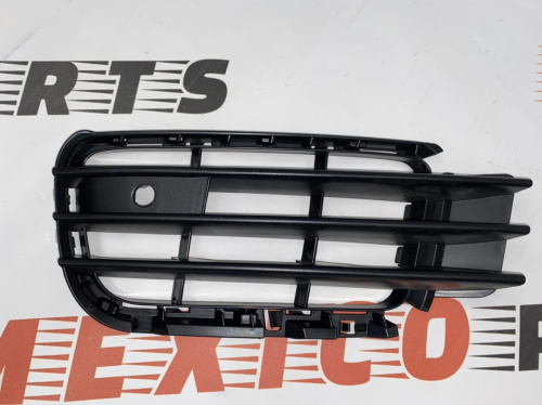 Решётка переднего бампера левая Volkswagen Touareg 2011-2014(7P68546619B9), аналог