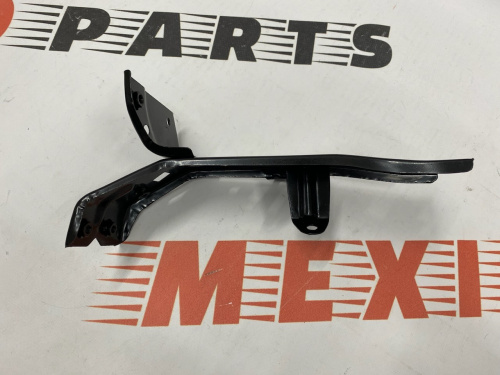 Кріплення переднього крила ліве Mazda 3 2013-2018 (B45A52240), аналог