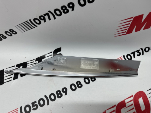 Накладка жалюзі верхня права хром Tesla Model S 2012-2020(1056380-00-C), аналог