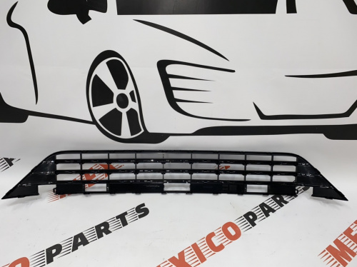 Решётка переднего бампера матовая Volkswagen Touareg 2015-2017 (7P6853671HRYP), аналог